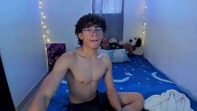 Snapshot of Tom_Blues chatting on March 1, 2026, 2:50 pm Tom Blues online show from March 1, 2026, 2:50 pm