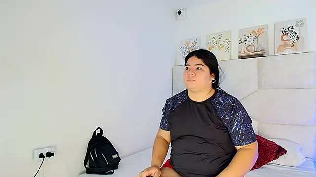 elizawiliamst online show from May 18, 2026, 12:21 pm