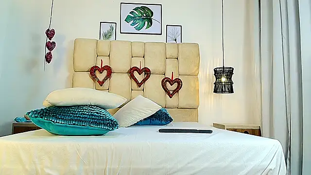 elizawiliamst online show from September 29, 2025, 12:55 pm