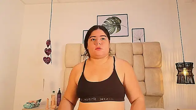 elizawiliamst online show from September 23, 2025, 12:23 pm