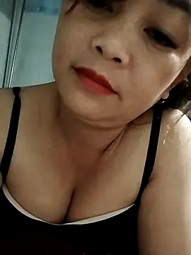 Snapshot of Lyly_nuce chatting on October 1, 2025, 10:24 pm Lyly nuce online show from October 1, 2025, 10:24 pm