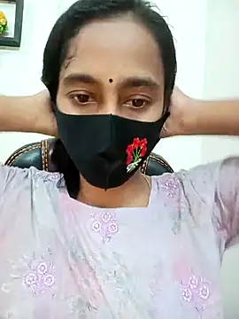 Snapshot of Softecho-03 chatting on November 7, 2025, 9:36 am Softecho-03 online show from November 7, 2025, 9:36 am