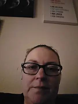 Snapshot of Yamiko42 chatting on July 1, 2026, 7:25 pm Yamiko42 online show from July 1, 2026, 7:25 pm