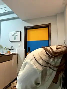 xixi-kiki online show from September 12, 2025, 2:01 am