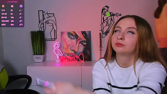 mila glow1 online show from October 17, 2025, 7:26 pm