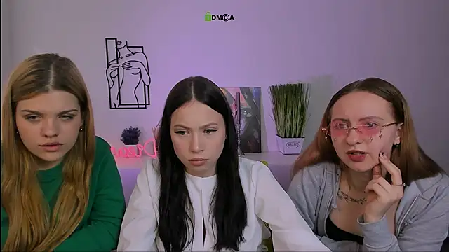 mila glow1 online show from September 16, 2025, 9:21 am