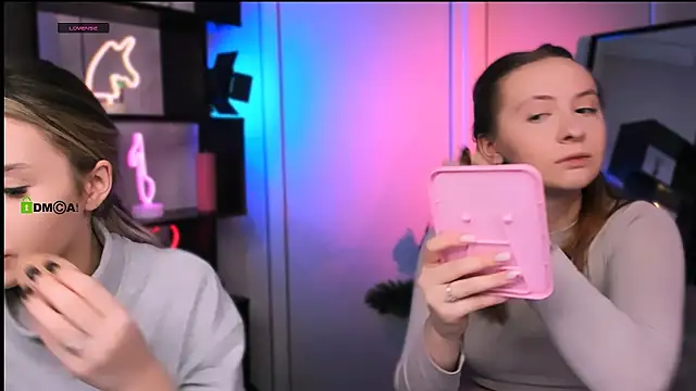 mila glow1 online show from December 4, 2025, 7:57 pm