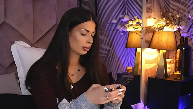 EvaRhea online show from November 11, 2025, 3:56 am