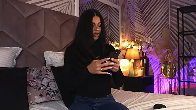 EvaRhea online show from March 30, 2026, 2:57 am