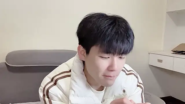 xiaoyang5200 online show from December 18, 2025, 4:00 pm