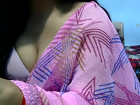 Snapshot of Mohinisingh_04 chatting on September 19, 2025, 5:39 pm Mohinisingh 04 online show from September 19, 2025, 5:39 pm