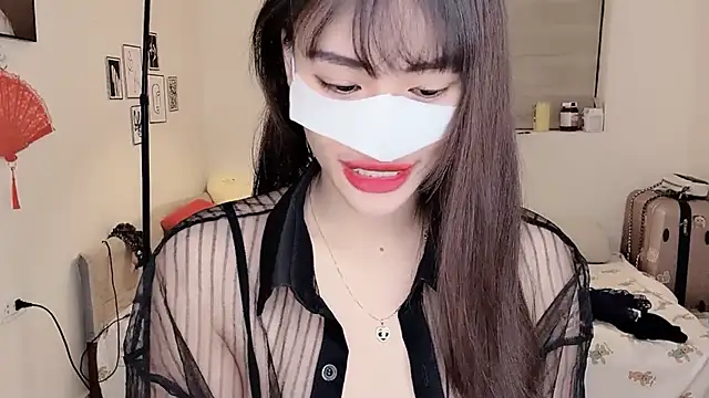 MaiLiiil online show from October 14, 2025, 10:49 am