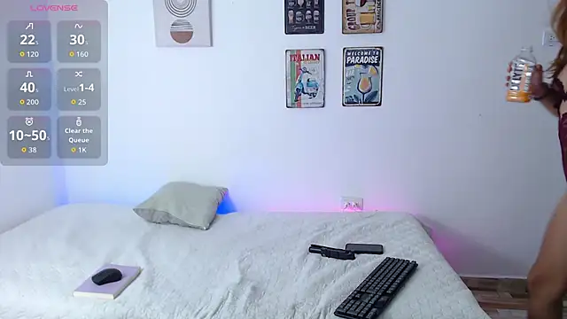 Laramucci online show from September 16, 2025, 7:48 pm