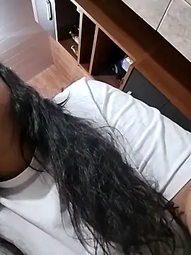 lauramartins7 online show from January 7, 2026, 2:16 am