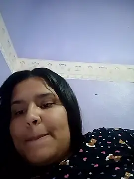 lauramartins7 online show from January 15, 2026, 7:34 am