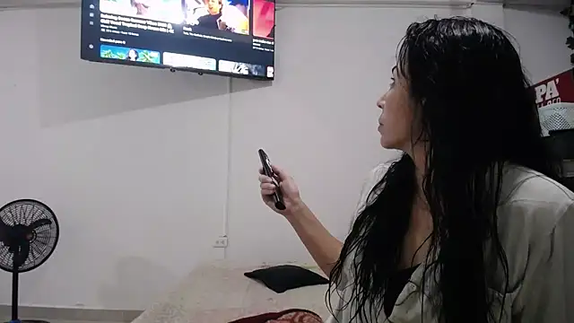 Snapshot of yohacriss chatting on September 18, 2025, 10:13 pm yohacriss online show from September 18, 2025, 10:13 pm