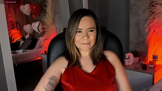 Snapshot of Sky_Junne chatting on February 14, 2026, 5:57 pm Sky Junne online show from February 14, 2026, 5:57 pm