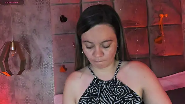 Snapshot of Sky_Junne chatting on February 19, 2026, 6:16 pm Sky Junne online show from February 19, 2026, 6:16 pm