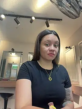 Sky Junne online show from April 16, 2026, 4:52 pm