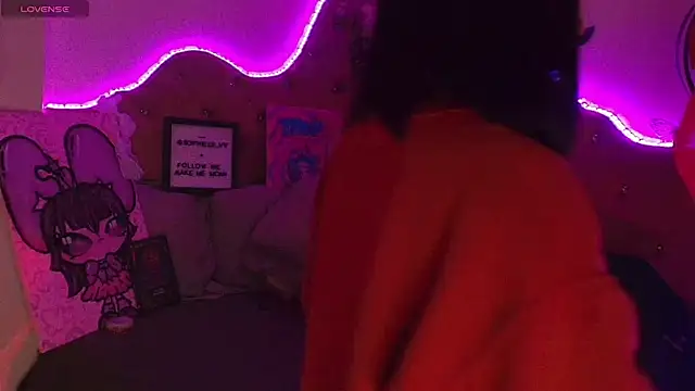 sophiievv online show from November 17, 2025, 7:07 pm