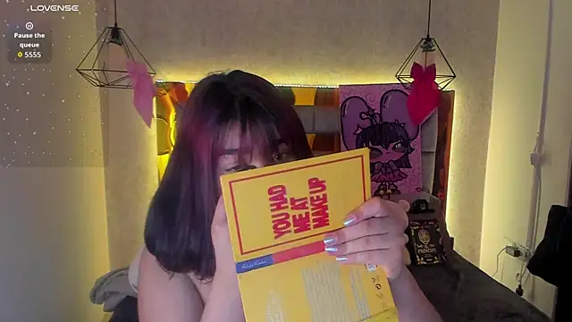 sophiievv online show from November 25, 2025, 4:29 pm