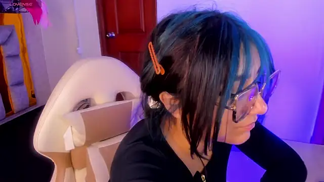 sophiievv online show from February 25, 2026, 9:14 pm