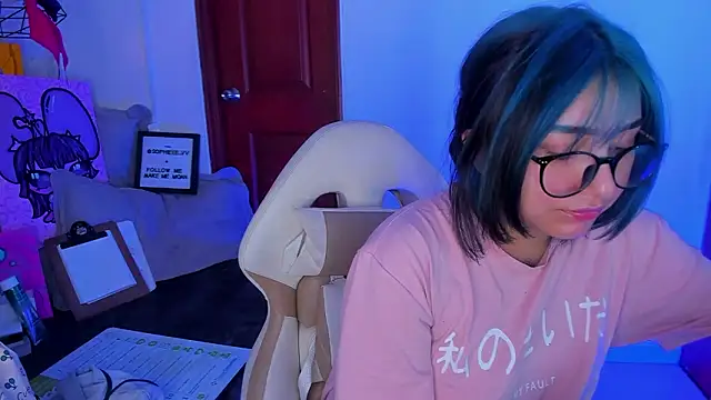 sophiievv online show from February 18, 2026, 6:48 pm