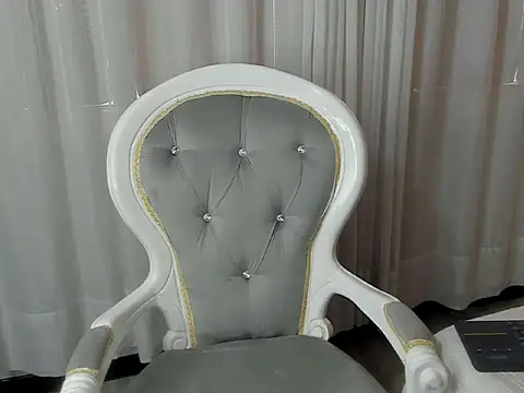 Snapshot of Emma_Carteer chatting on October 27, 2025, 2:07 pm Emma Carteer online show from October 27, 2025, 2:07 pm