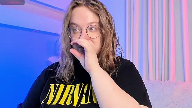 Alissa S online show from September 12, 2025, 1:11 pm