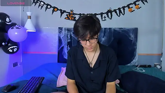 Tsuki Maru online show from October 11, 2025, 8:10 pm