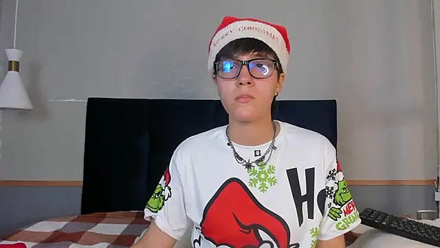 Tsuki Maru online show from December 3, 2025, 7:13 pm