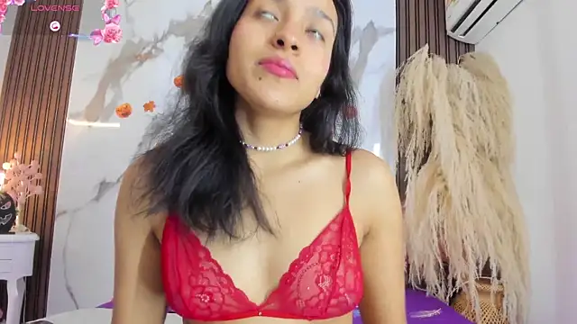 violettawatson online show from October 22, 2025, 1:21 pm