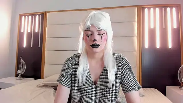 RebecaSnow online show from October 15, 2025, 8:50 pm