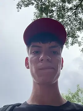 Snapshot of Luck__090 chatting on September 29, 2025, 8:47 pm Luck  090 online show from September 29, 2025, 8:47 pm