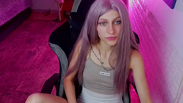 Snapshot of girlfriend_night17 chatting on July 24, 2026, 2:57 pm girlfriend night17 online show from July 24, 2026, 2:57 pm