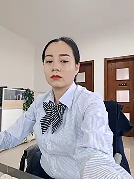 bingxin- online show from December 1, 2025, 5:52 am