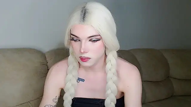 Snapshot of YourTrixie chatting on January 8, 2026, 12:05 am YourTrixie online show from January 8, 2026, 12:05 am