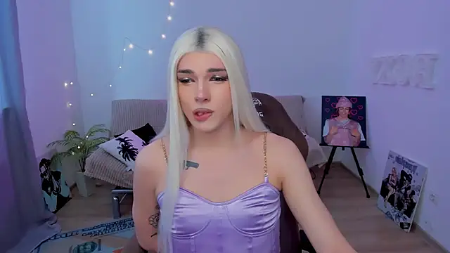 Snapshot of YourTrixie chatting on February 22, 2026, 6:49 am YourTrixie online show from February 22, 2026, 6:49 am