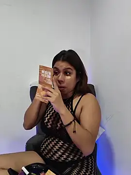 Snapshot of GabyMontenegro chatting on February 17, 2026, 1:19 pm GabyMontenegro online show from February 17, 2026, 1:19 pm