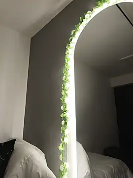 Snapshot of GabyMontenegro chatting on November 4, 2025, 11:47 am GabyMontenegro online show from November 4, 2025, 11:47 am