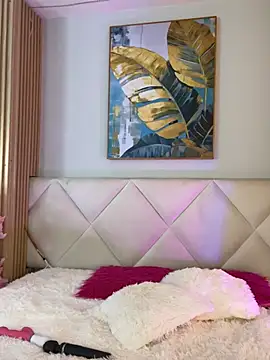 Snapshot of Mila_Hank_ chatting on February 9, 2026, 12:47 pm Mila Hank online show from February 9, 2026, 12:47 pm