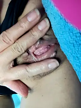 Lyly suri07 online show from December 22, 2025, 5:02 pm