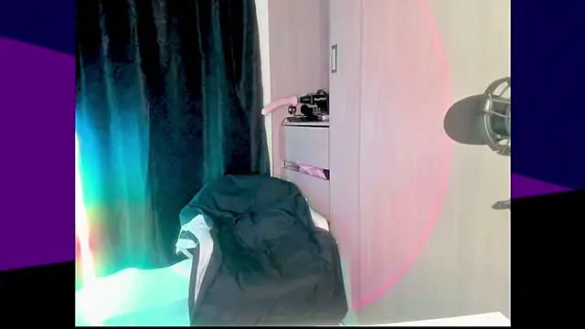 Amberdecolombia online show from December 1, 2025, 6:03 am