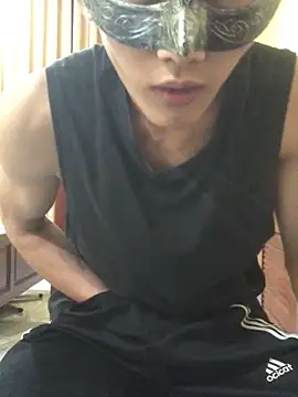 thienlong05 online show from October 3, 2025, 3:46 pm