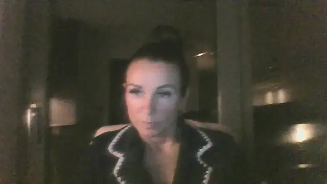 Justnani001 online show from October 3, 2025, 8:43 pm