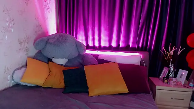 Nina Blum  online show from March 15, 2026, 7:26 am