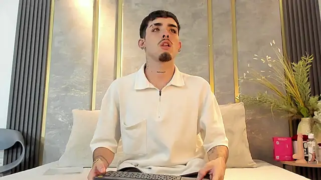 NikoStone  online show from December 23, 2025, 1:16 am