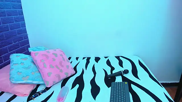 Cora 222 online show from November 26, 2025, 10:26 am