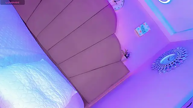 Nauthy girl online show from September 11, 2025, 12:38 pm