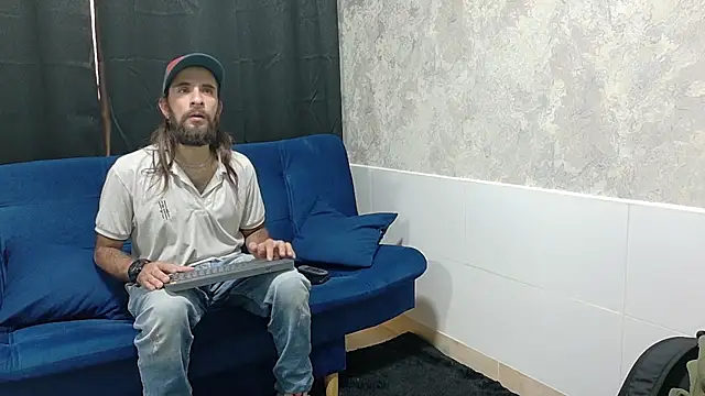 Snapshot of hairy_mannn chatting on September 12, 2025, 7:57 pm hairy mannn online show from September 12, 2025, 7:57 pm